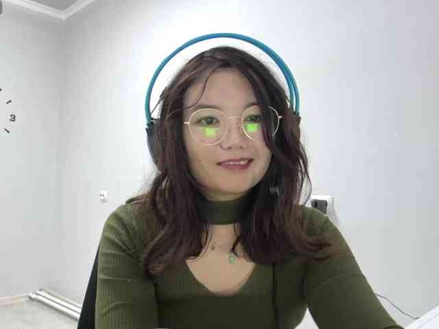 TynishaGoldfarb webcam