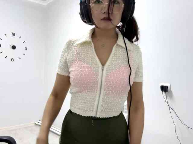 TynishaGoldfarb webcam