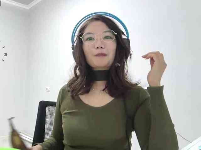 TynishaGoldfarb webcam