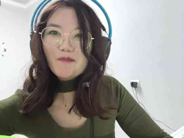 TynishaGoldfarb webcam