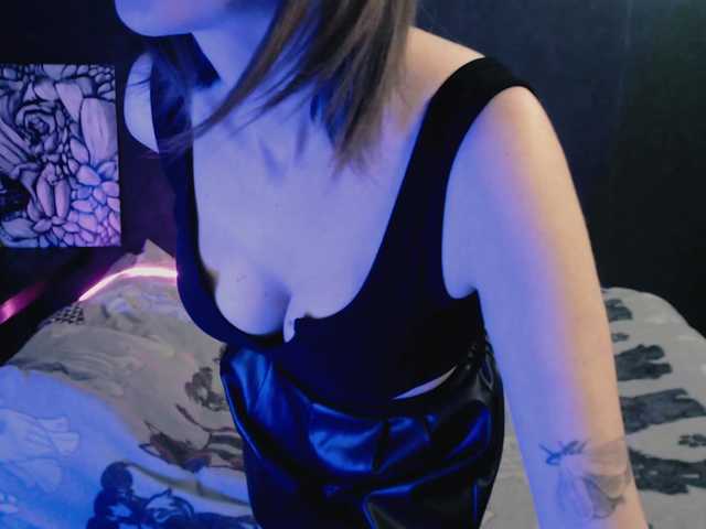 ElsieFade's BongaCams show and profile