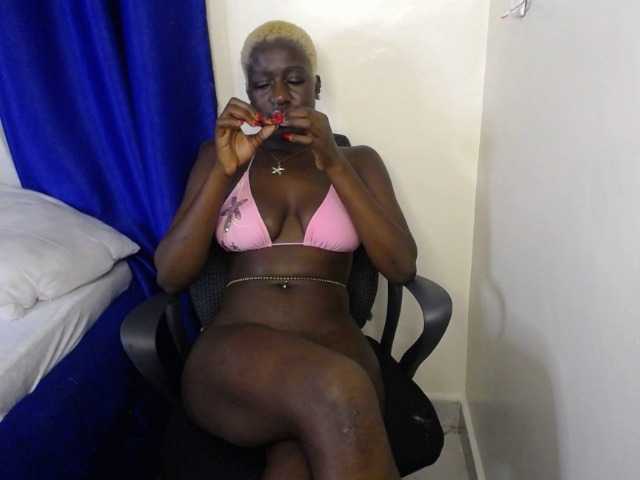 KittySexxy live webcam show