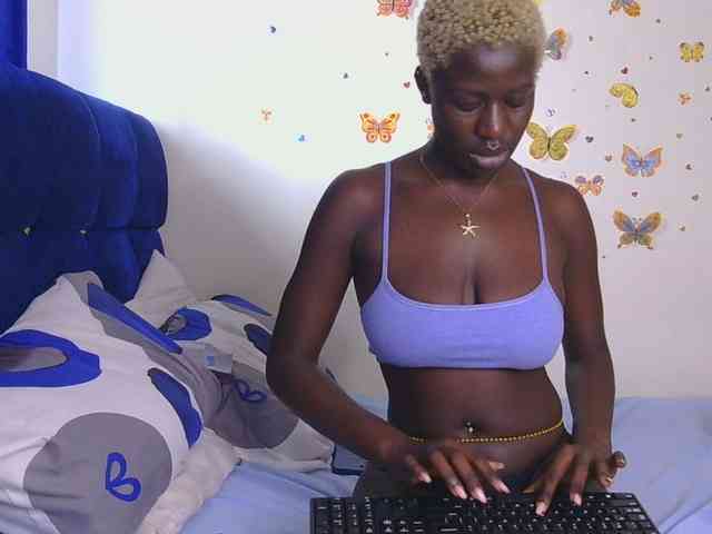 KittySexxy Live Webcam on BongaCams