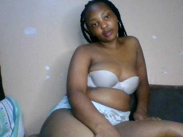 Summerdiva's BongaCams show and profile