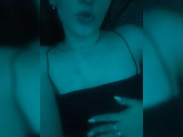 Cedma's BongaCams show and profile