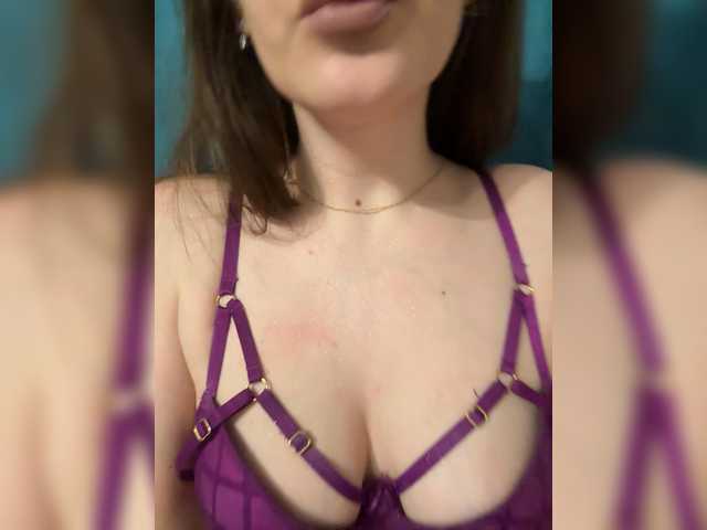 Cedma's BongaCams show and profile