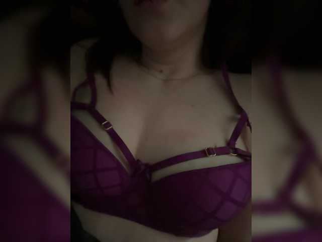 Cedma's BongaCams show and profile