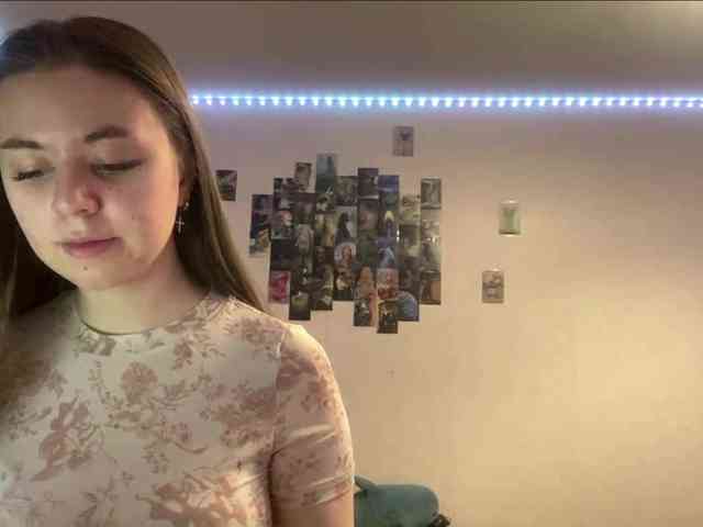 EvalynDetrick webcam