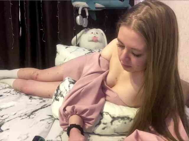 EvalynDetrick webcam