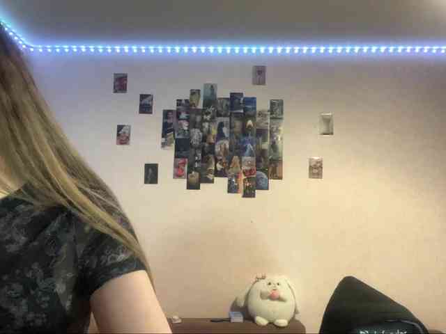 EvalynDetrick webcam