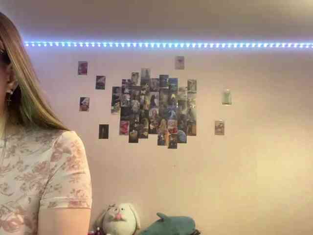 EvalynDetrick webcam