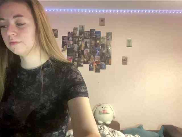 EvalynDetrick webcam