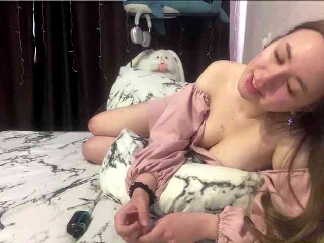 EvalynDetrick webcam