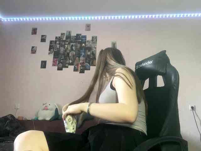 EvalynDetrick webcam