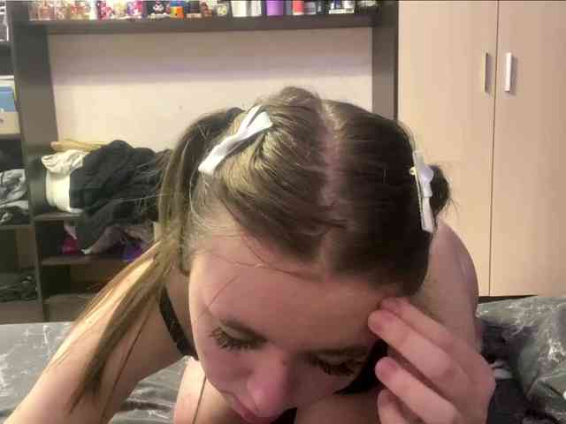 EvalynDetrick webcam