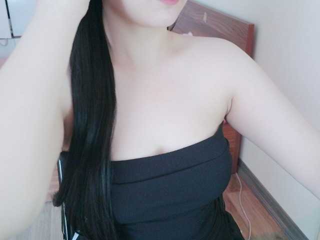 Maybae live cam on BongaCams
