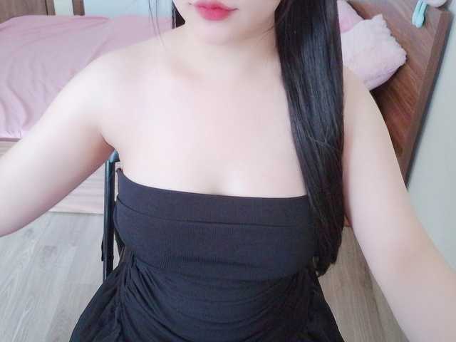 Maybae live cam on BongaCams