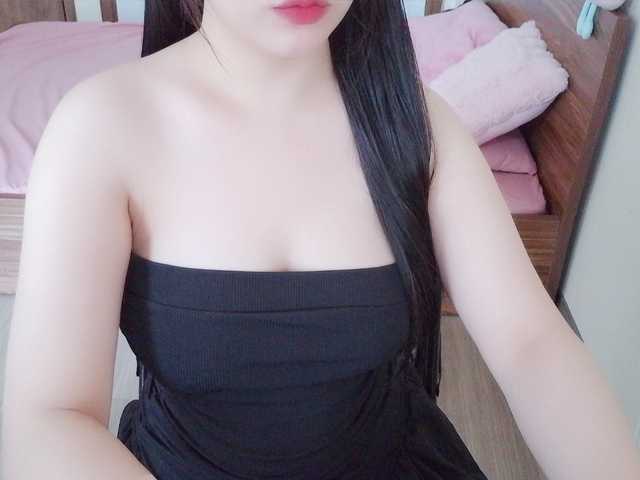 Maybae live cam on BongaCams
