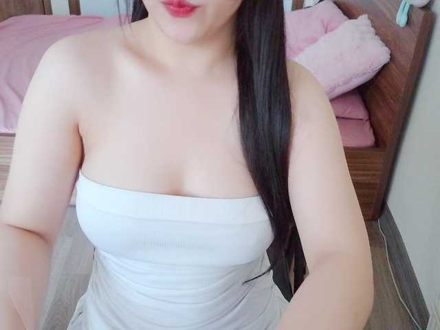 Maybae live cam on BongaCams