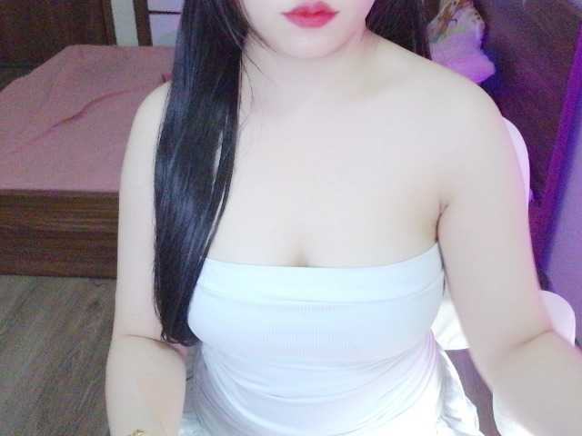 Maybae live cam on UnifiedCams