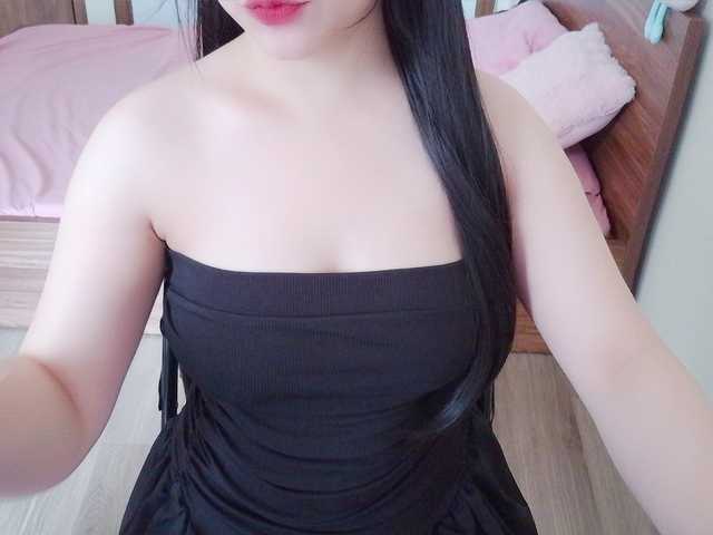 Maybae live cam on BongaCams