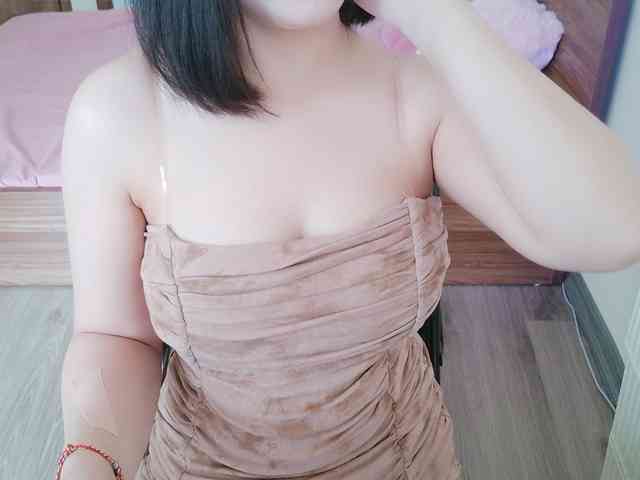 Maybae Live Webcam on BongaCams