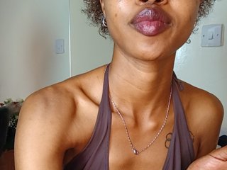Roundbootie's Live Webcam