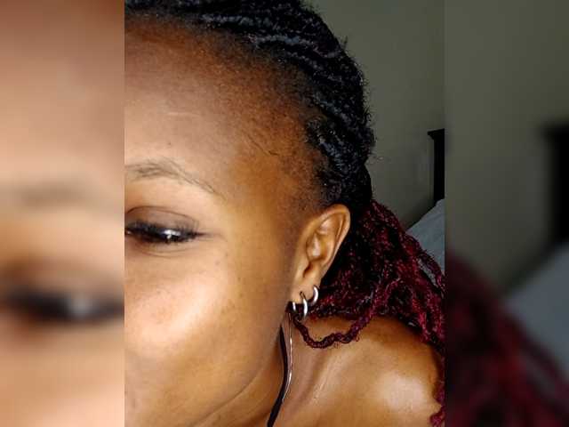 Roundbootie live cam