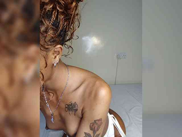 Roundbootie webcam