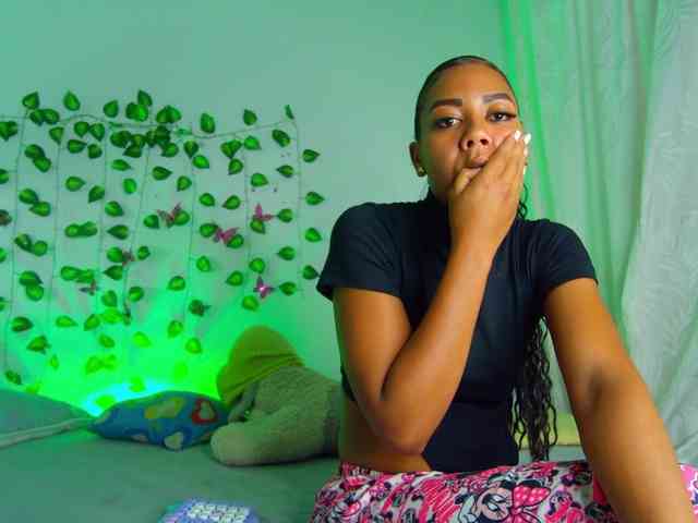 Modelo: MalloryKim