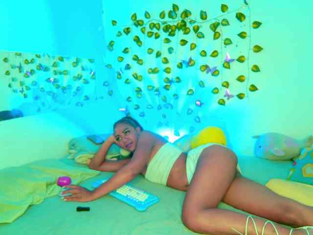 Modelo: MalloryKim