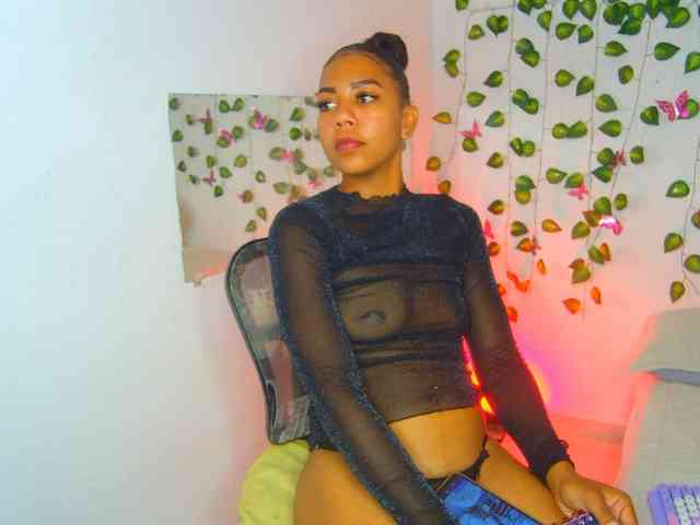 Modelo: MalloryKim