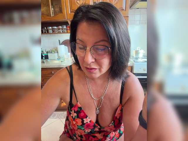 Fiona7 live cam preview