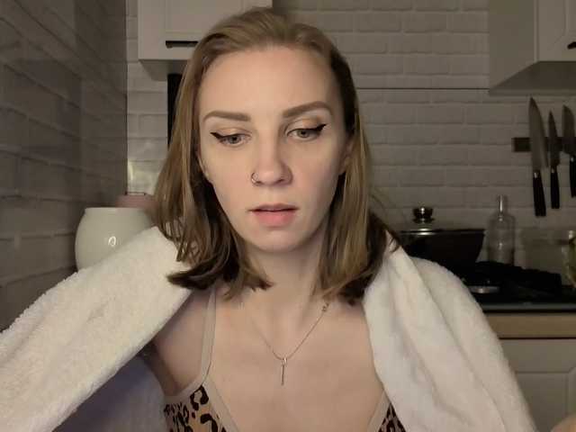 Fist-ashka live cam preview