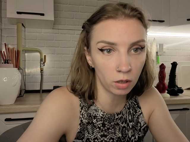 Fist-ashka live cam on BongaCams