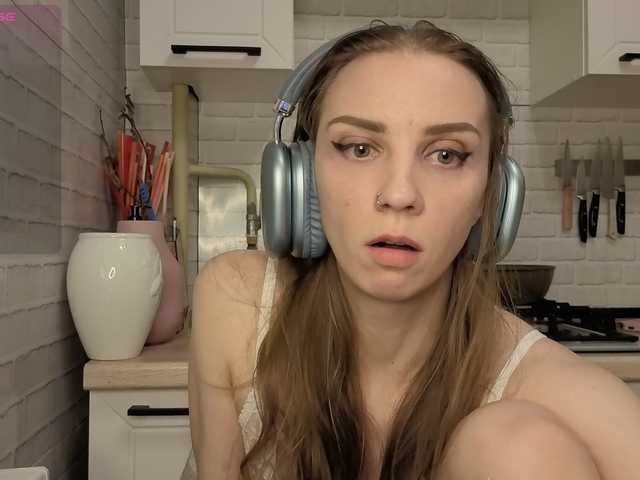  Fist-ashka chat room