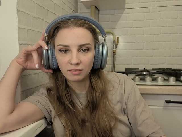 girl Fist-ashka