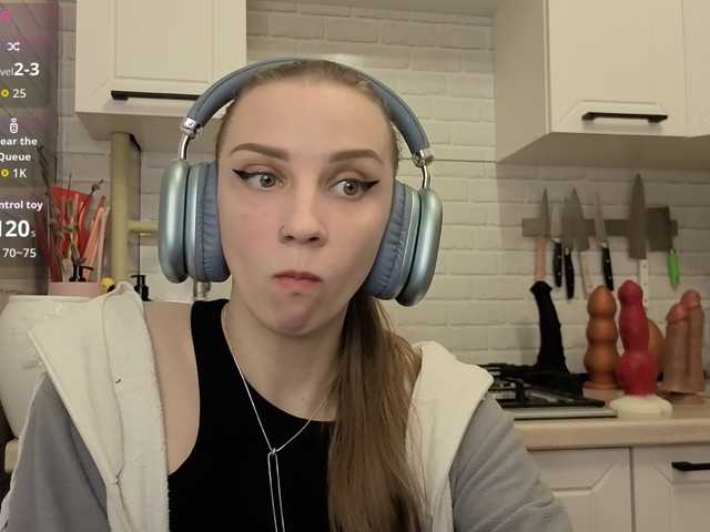  Fist-ashka chat room