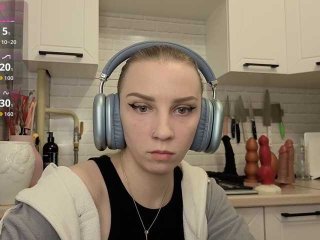  Fist-ashka chat room