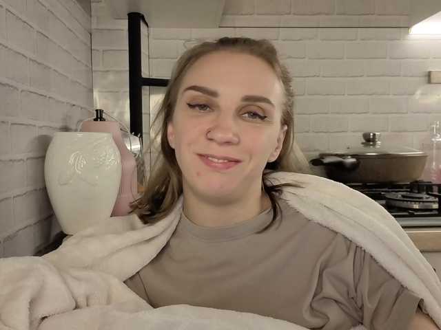 Fist-ashka live cam on BongaCams