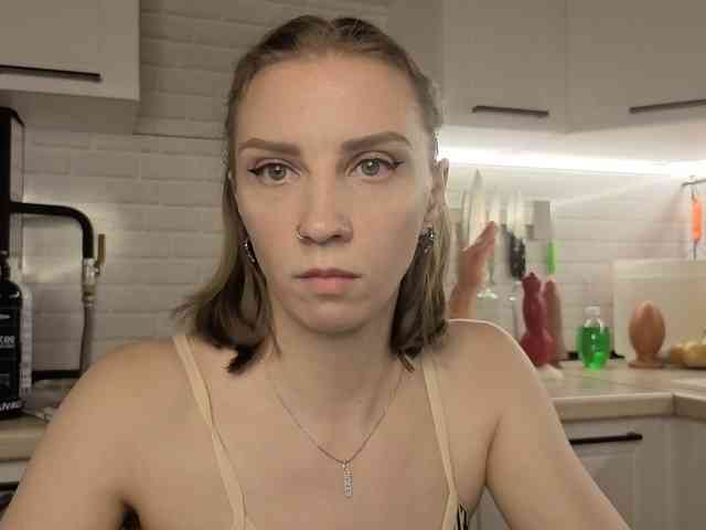 fist-ashka's live room