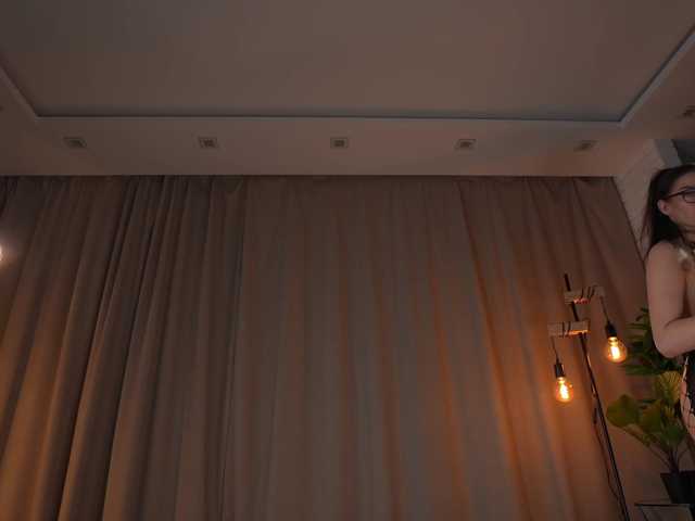 Kary-Cherry live cam on BongaCams