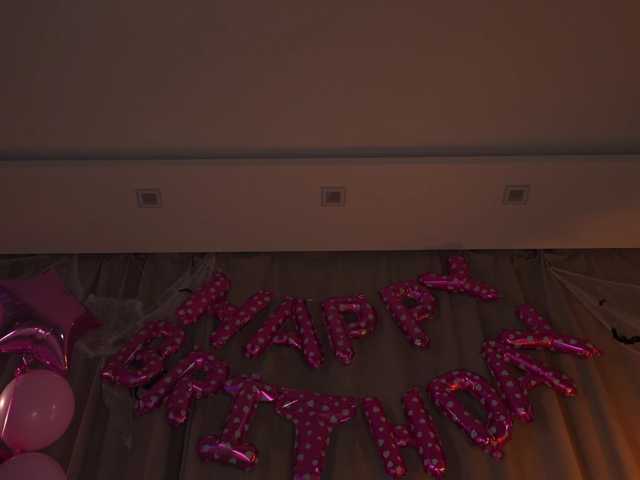 KaryCherry live cam on BongaCams