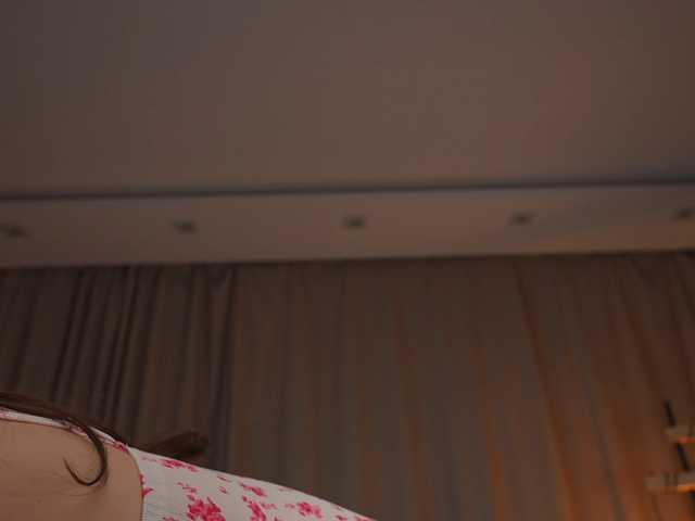 Kary-Cherry live cam on BongaCams