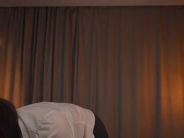 Kary-Cherry live cam on BongaCams