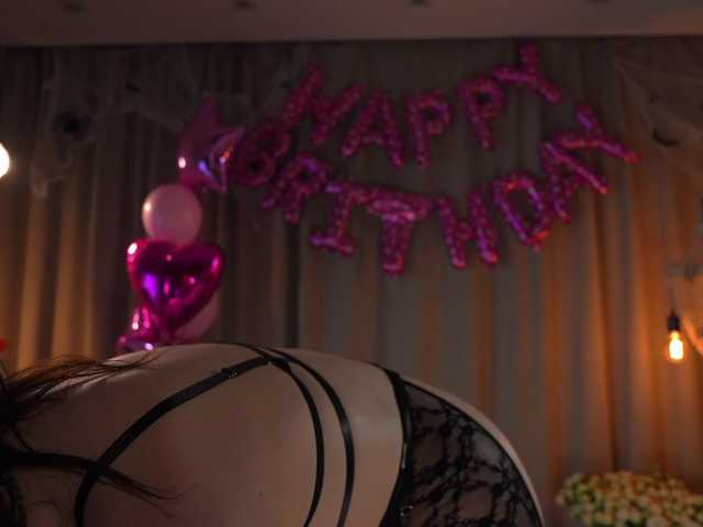 KaryCherry live cam on BongaCams