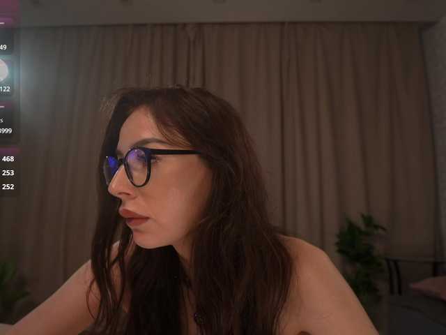 HaritaLovee live webcam show