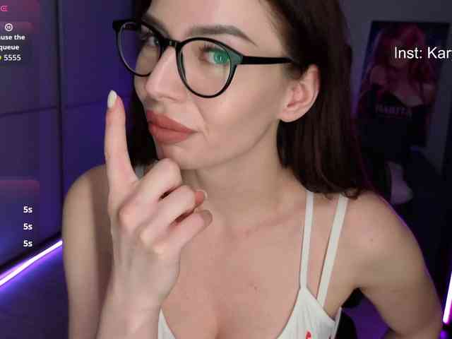 KaryCherry webcam