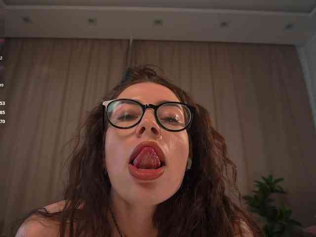 KaryCherry webcam