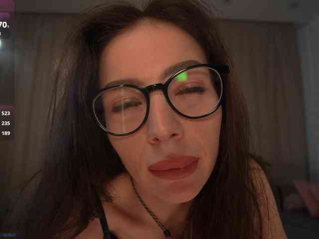 KaryCherry webcam
